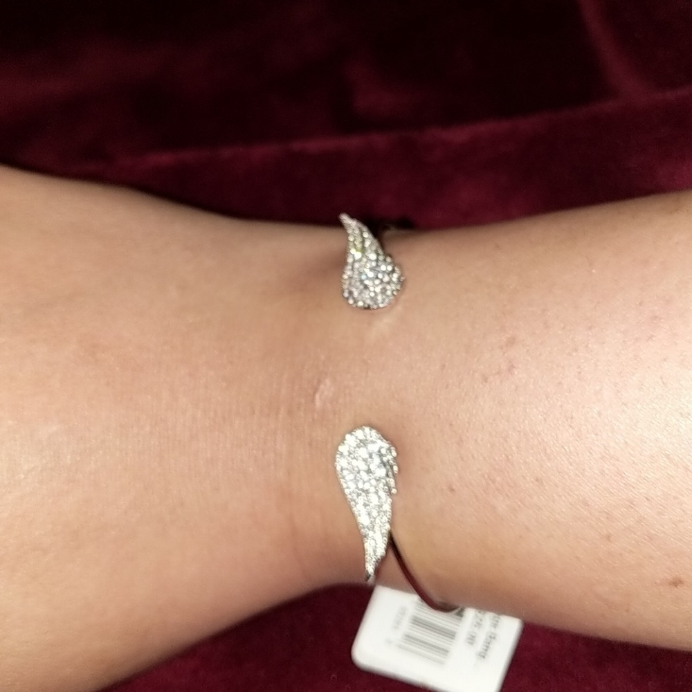 Angel wing bracelet